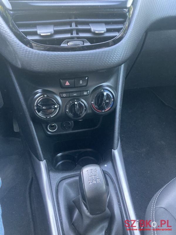 2017' Peugeot 2008 photo #6
