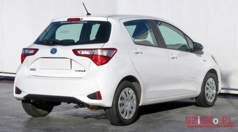 2017' Toyota Yaris photo #4