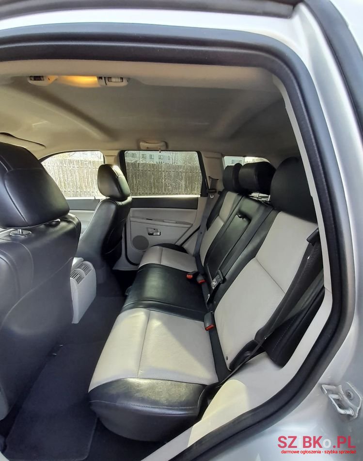 2008' Jeep Grand Cherokee photo #5
