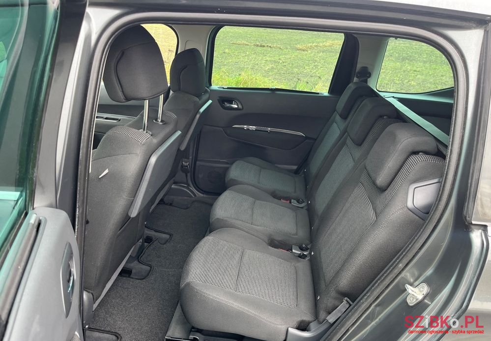 2010' Peugeot 5008 photo #5