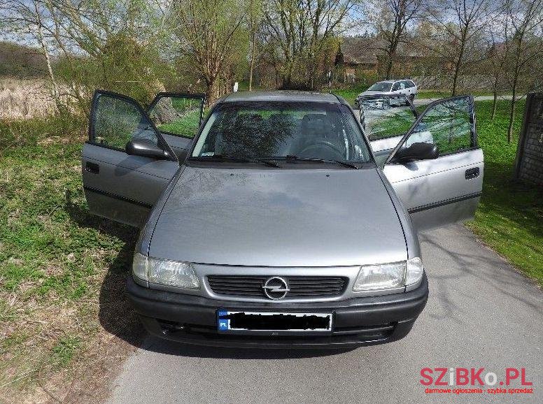 1995' Opel Astra photo #1