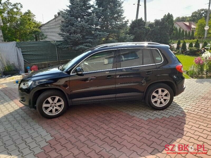 2009' Volkswagen Tiguan photo #3