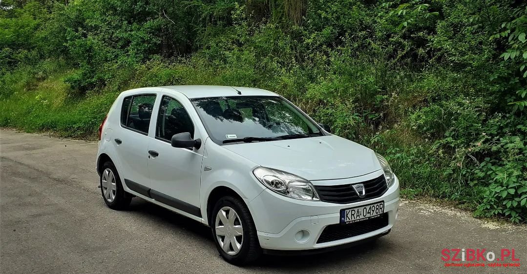 2010' Dacia Sandero photo #3