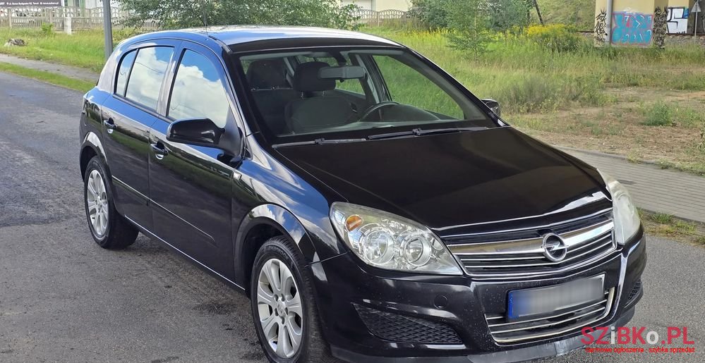 2008' Opel Astra 1.7 Cdti Edition photo #2