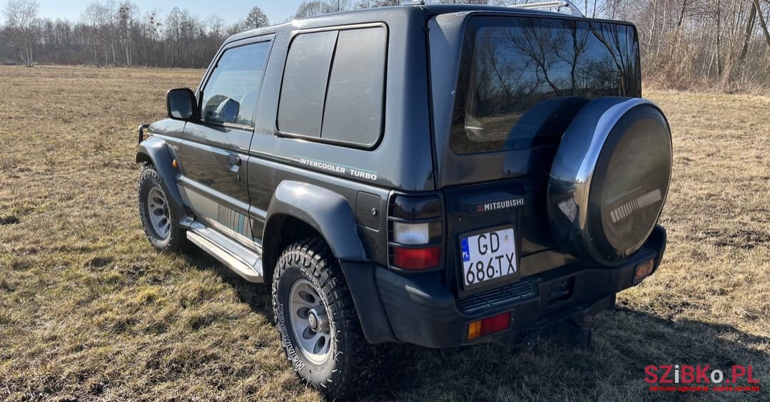 1992' Mitsubishi Pajero photo #6