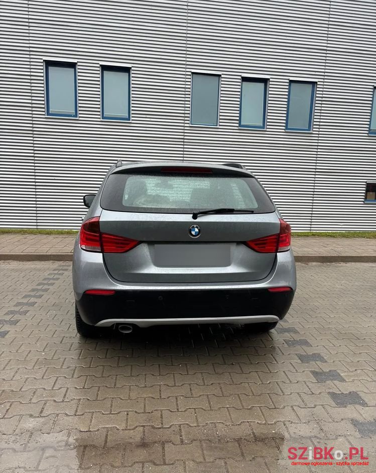 2011' BMW X1 Xdrive20D photo #3