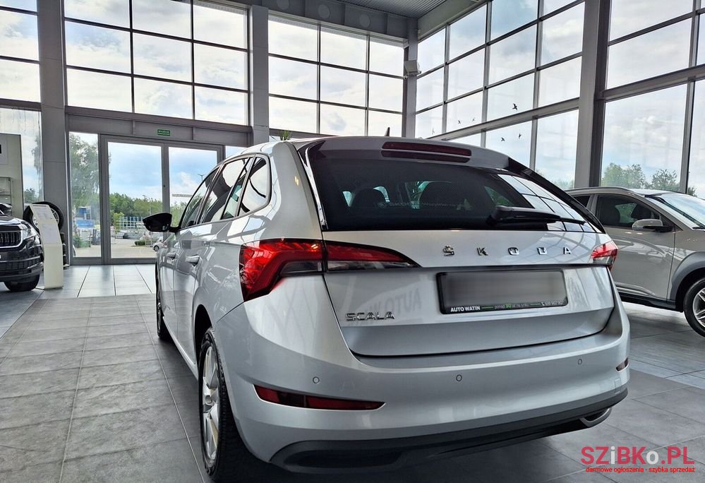 2022' Skoda Scala 1.5 Tsi Ambition photo #2