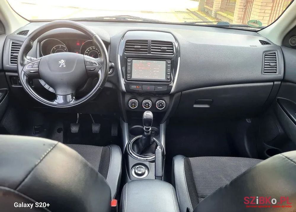 2012' Peugeot 4008 photo #6