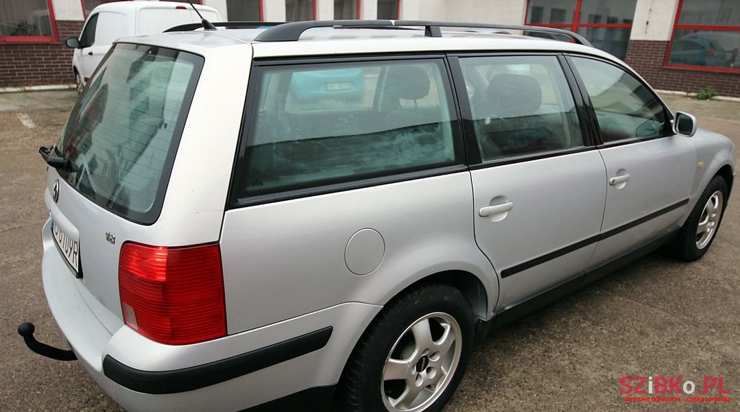 1999' Volkswagen Passat photo #1