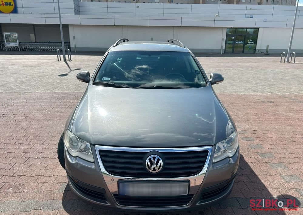 2006' Volkswagen Passat photo #2