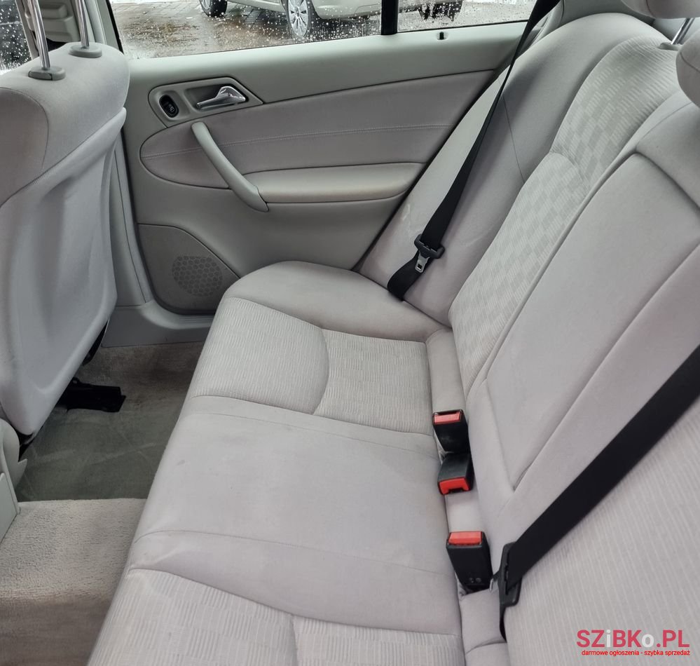 2004' Mercedes-Benz C-Class photo #4