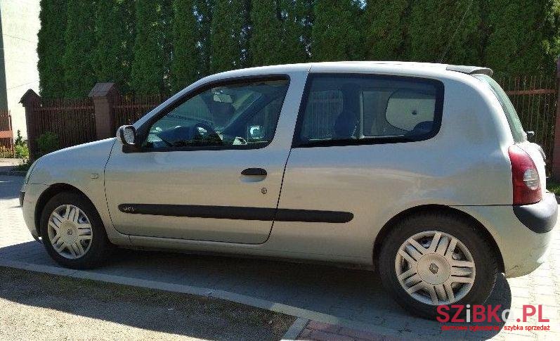 2005' Renault Clio photo #4