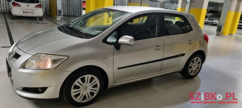 2007' Toyota Auris photo #1
