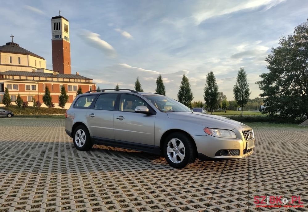 2008' Volvo V70 photo #5