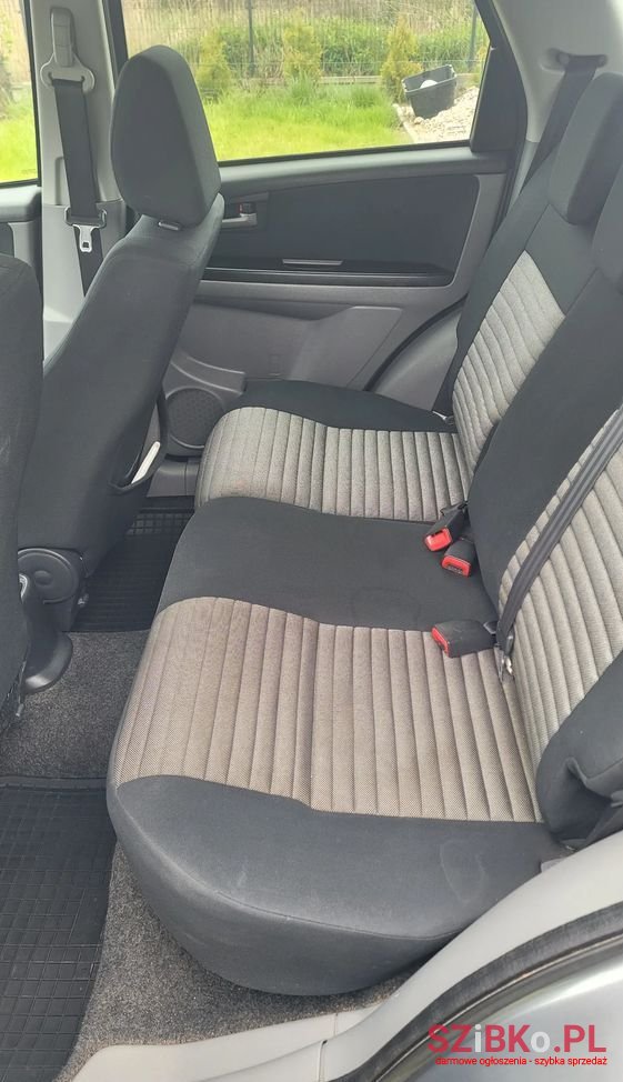 2009' Suzuki SX4 photo #5