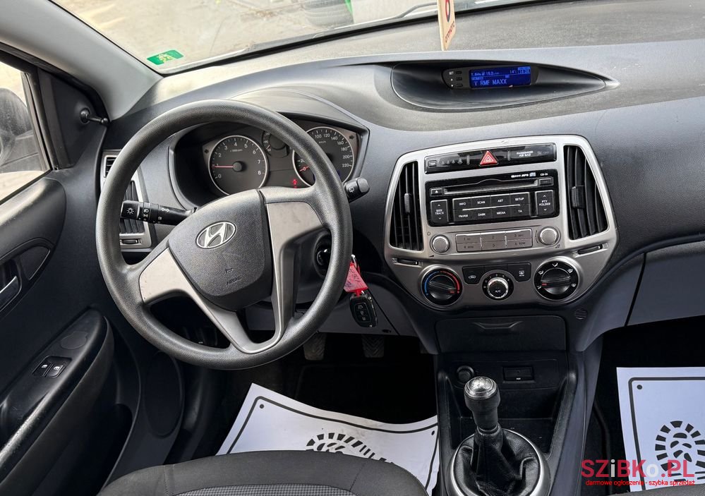 2014' Hyundai i20 1.25 Style photo #6