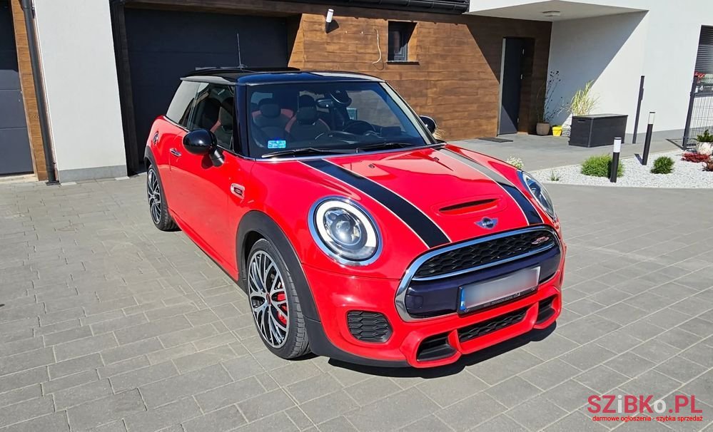 2015' MINI John Cooper Works photo #1