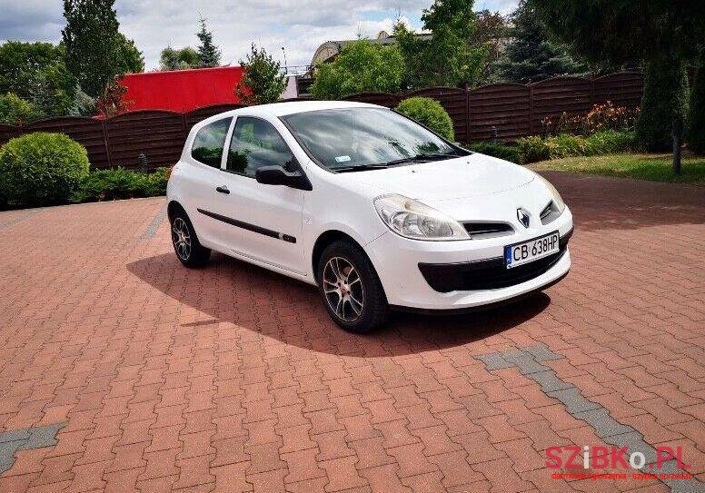 2007' Renault Clio photo #1