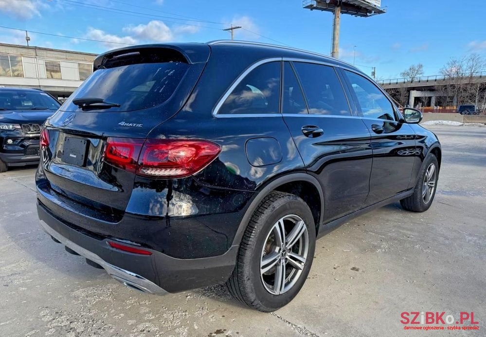 2019' Mercedes-Benz GLC 300 4Matic 9G-Tronic photo #4