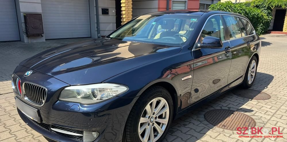2012' BMW 5 Series photo #2