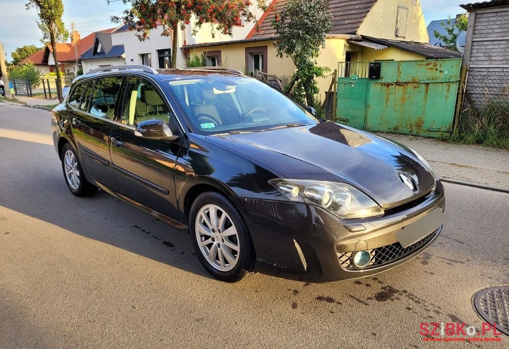 2010' Renault Laguna photo #1