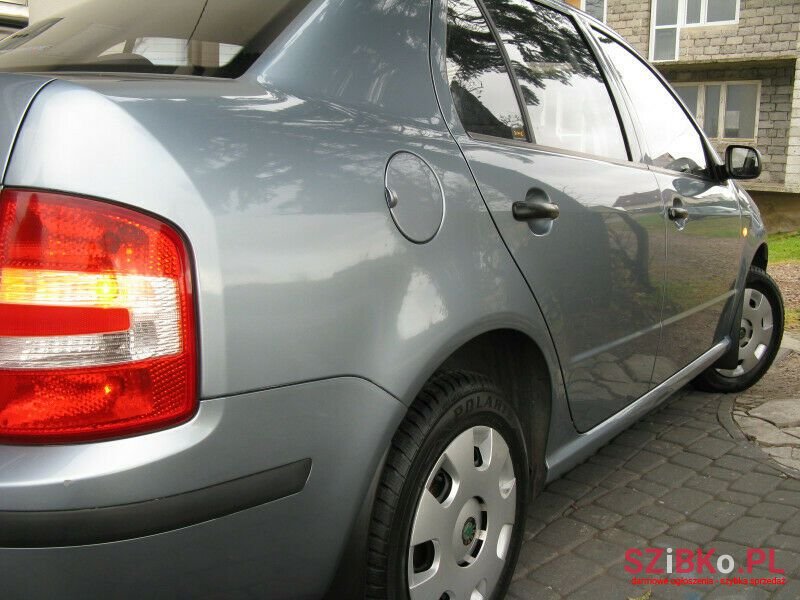 2002' Skoda Fabia photo #5