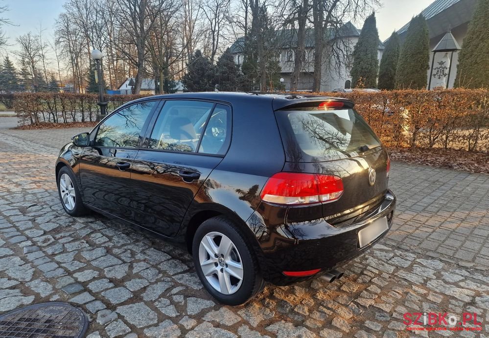 2010' Volkswagen Golf photo #5