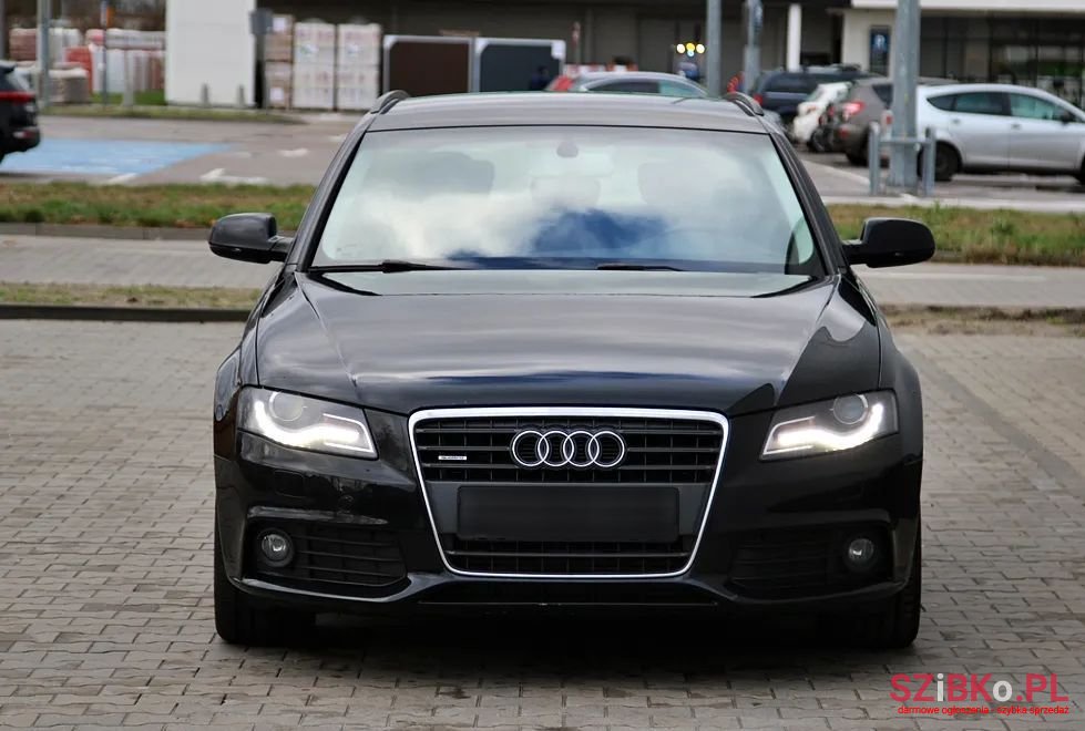 2012' Audi A4 photo #1