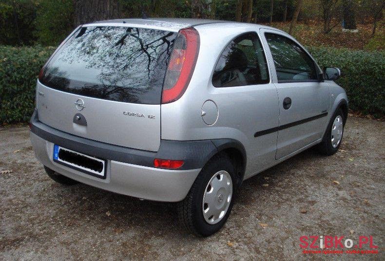 2002' Opel Corsa photo #2