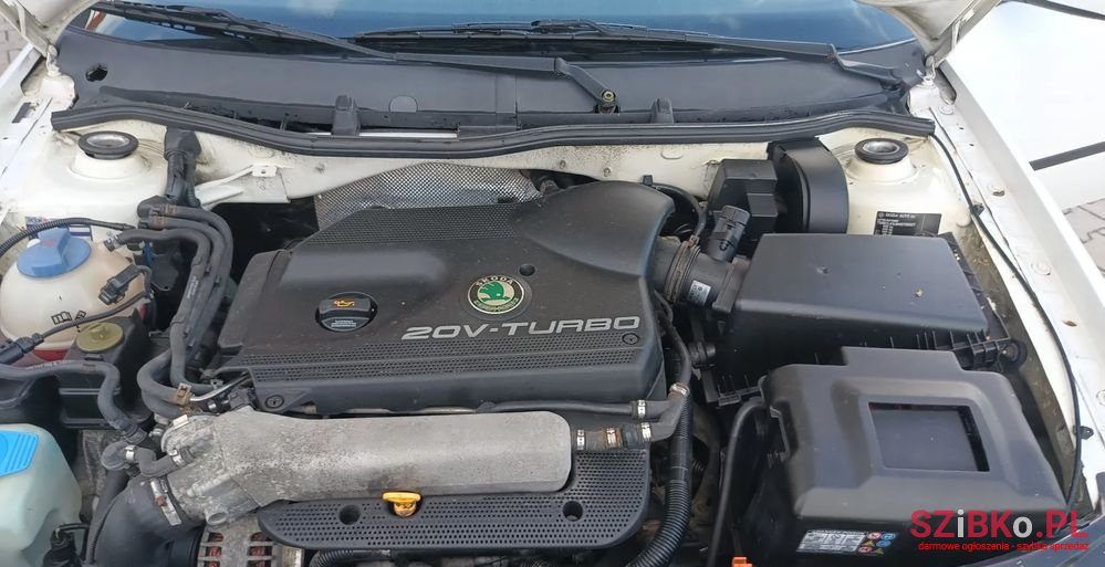 2003' Skoda Octavia photo #2