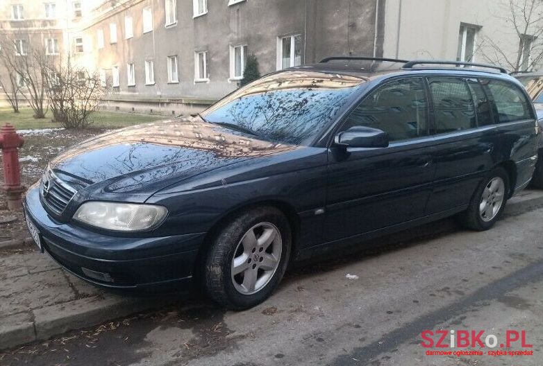2004' Opel Omega photo #1