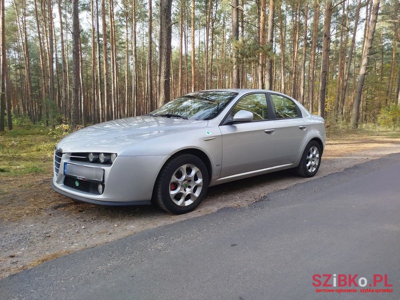 2006' Alfa Romeo 159 photo #1