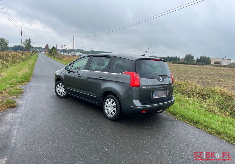 2010' Peugeot 5008 photo #3