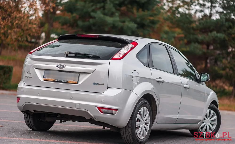 2010' Ford Focus photo #3