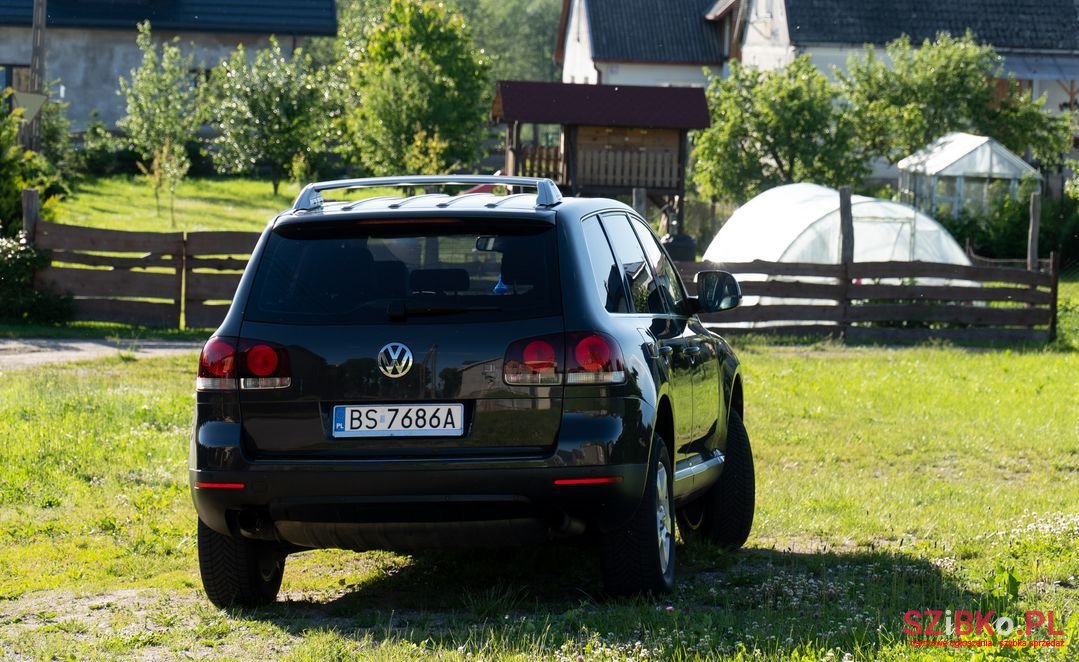 2007' Volkswagen Touareg photo #3