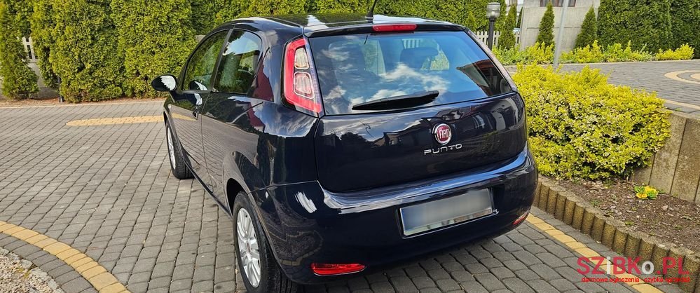 2012' Fiat Punto photo #3