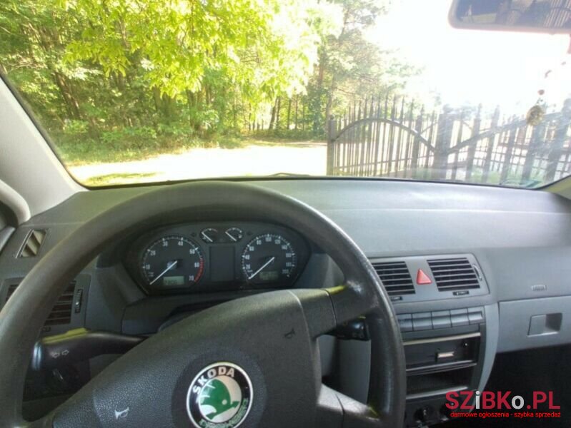 2002' Skoda Fabia photo #3