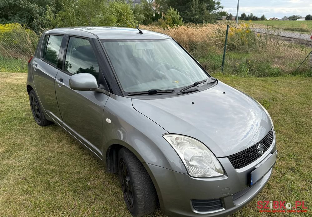 2009' Suzuki Swift photo #4