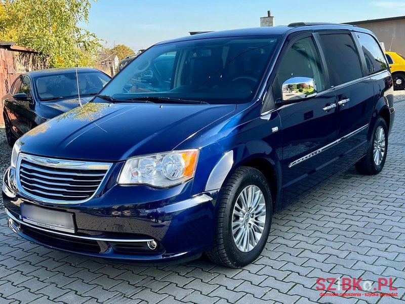 2014' Chrysler Town & Country 3.6 Limited photo #1