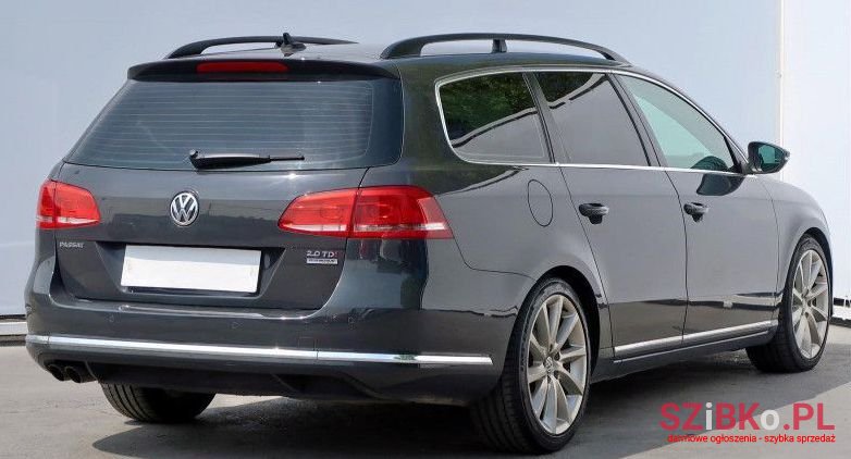 2013' Volkswagen Passat photo #3