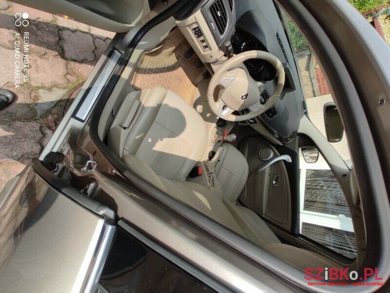 2010' Renault Fluence photo #1