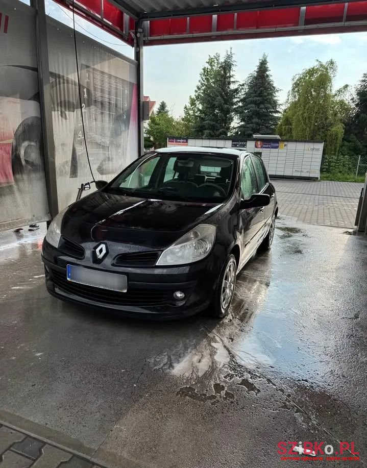 2007' Renault Clio photo #1