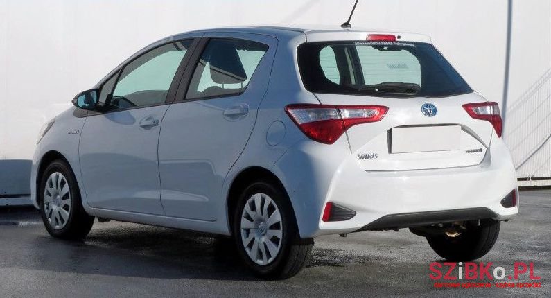 2017' Toyota Yaris photo #3