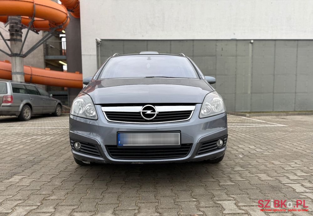 2005' Opel Zafira 2.2 Cosmo photo #2