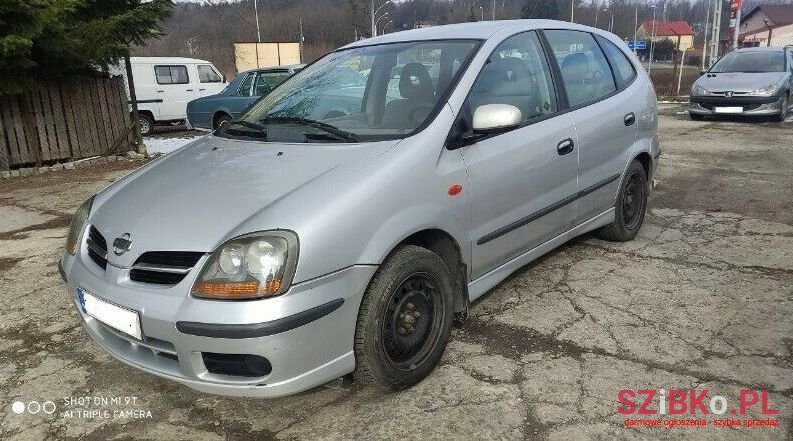 2001' Nissan Almera photo #2