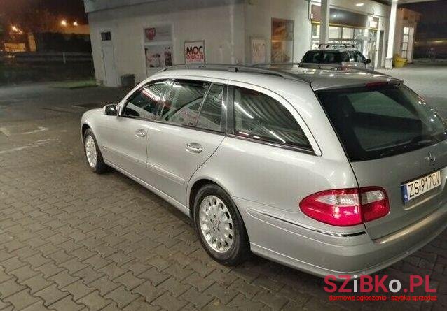 2003' Mercedes-Benz Klasa E photo #1
