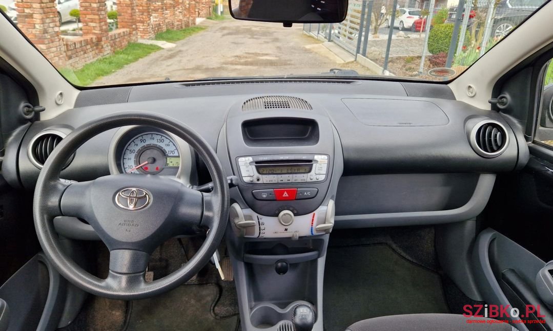 2007' Toyota Aygo photo #3