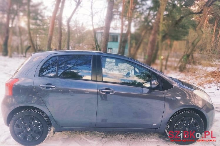 2008' Toyota Yaris photo #2