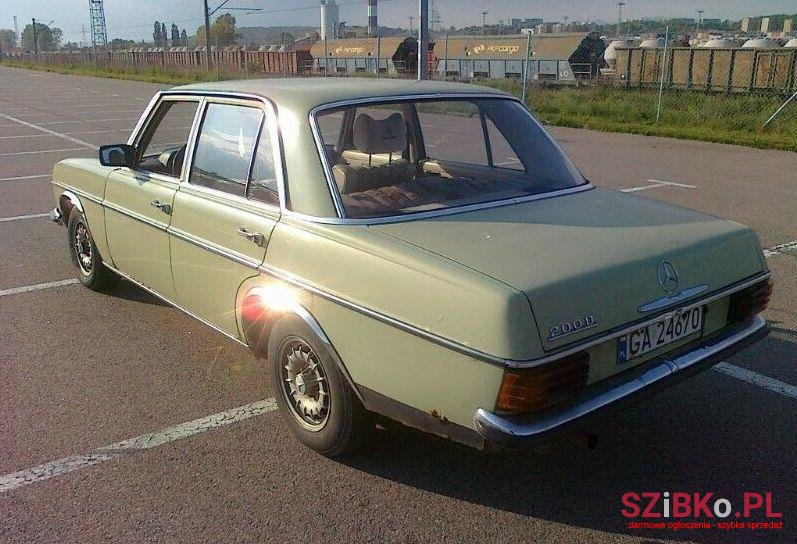 1975' Mercedes-Benz 115 photo #1