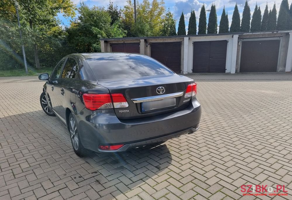 2012' Toyota Avensis photo #2